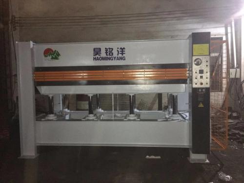 熱壓機(jī)1300X3000X3層120噸